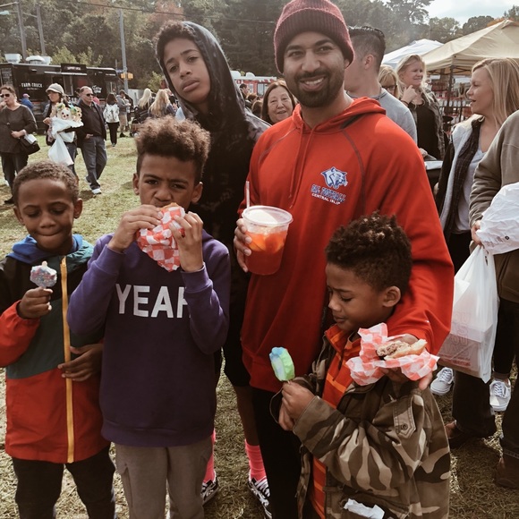 Meet your Posher, Chase, jay, neko and Mase - Picture 3 of 4